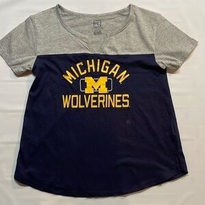 Proedge women’s short sleeve V-neck University of Michigan T-shirt size S